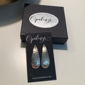 Opulenza NEW .925 sterling silver hammer drop earrings